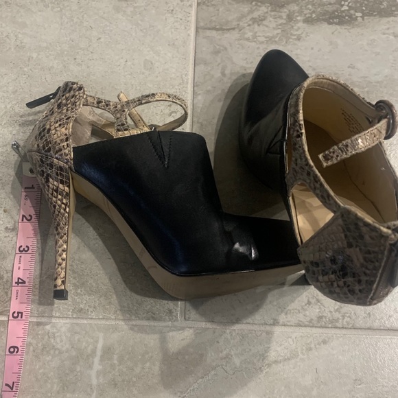 Enzo Angiolini - Yours Only Booties - Picture 9 of 16